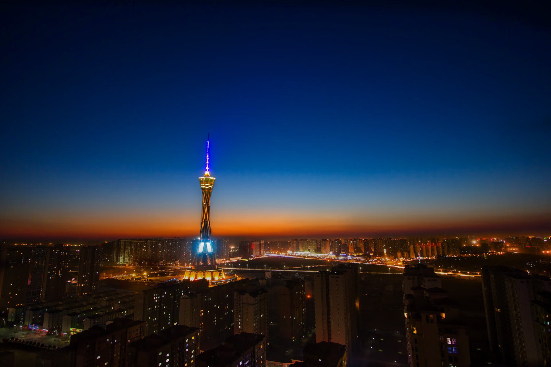 阿斯顿维拉客场0-1惜败狼队，防守端表现稳健，阿斯顿维拉球队阵容