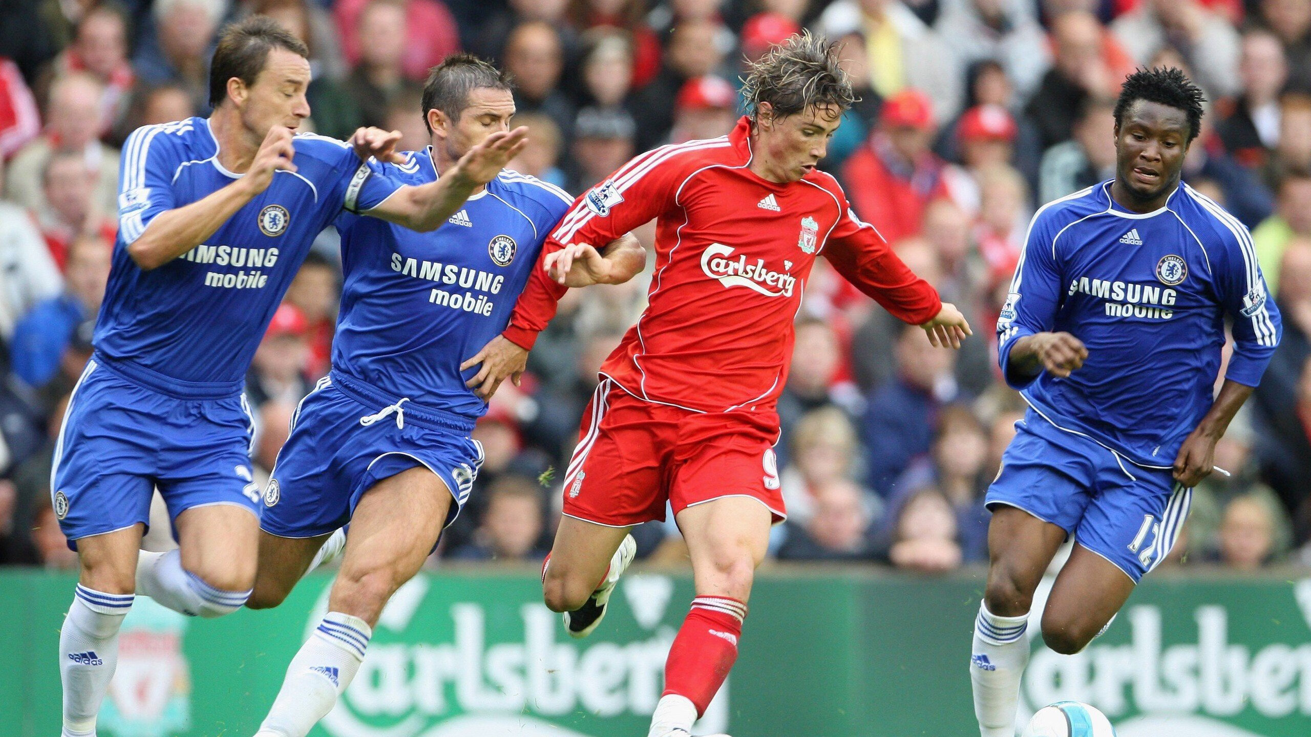 尤文图斯主场迎战高速进攻的那不勒斯，战况激烈，尤文 那不勒斯